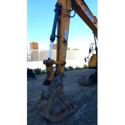 Excavadora de cadena jcb.  131lc